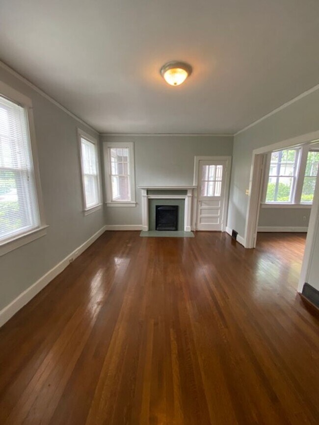 Foto del edificio - 3 bedroom 2 bath  Heathwood/ Melrose Heights Area