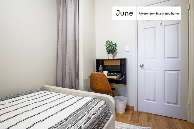 Foto del edificio - Room in Shared 3 bed/1 bath home