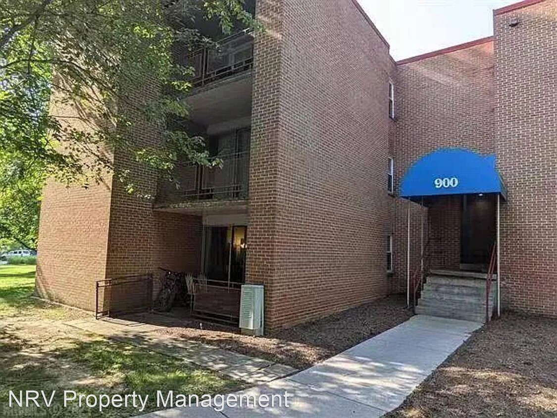 Foto principal - 2 br, 1 bath House - 900 #3 Brightwood Man...