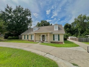 Building Photo - 87129 Golf Club Dr