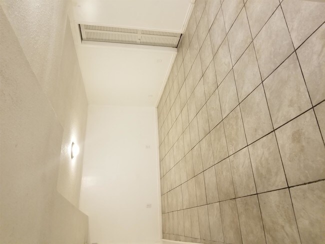 Foto del edificio - 3940 Monroe Ave