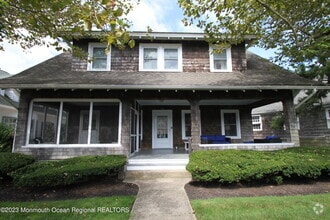 Building Photo - 442 Main Ave