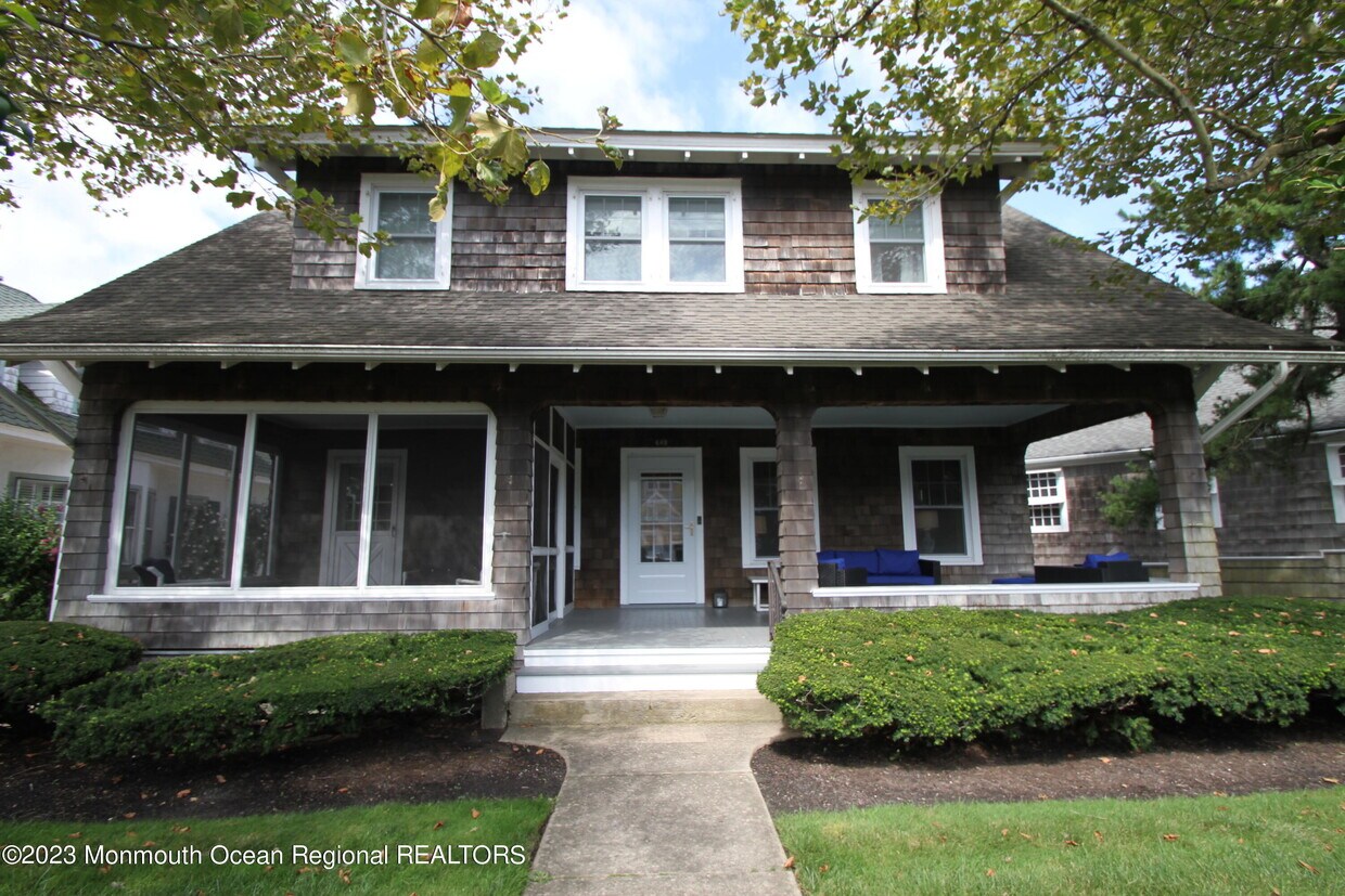 Primary Photo - 442 Main Ave