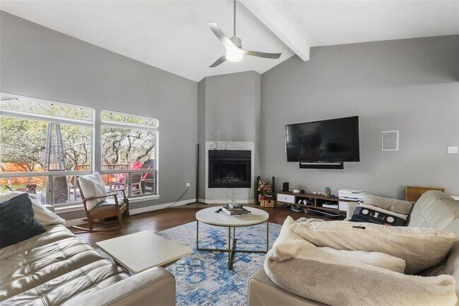 Building Photo - 307 Cuernavaca Dr N