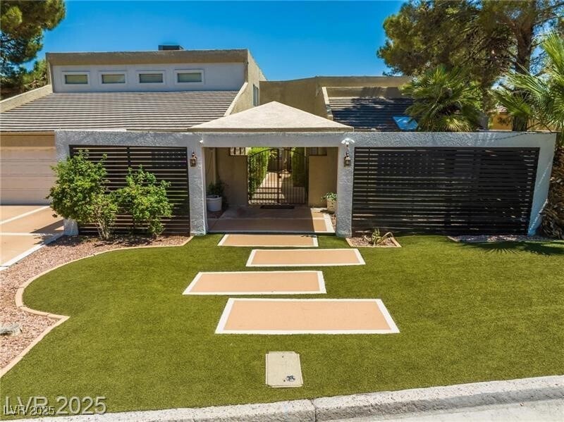 Primary Photo - 3003 La Mesa Dr