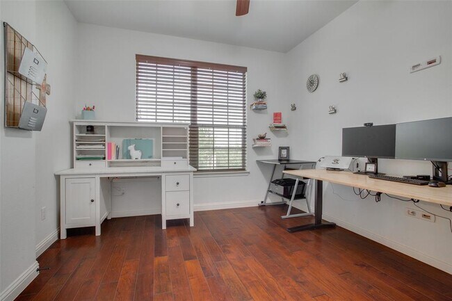 Building Photo - 12221 Montclair Bend
