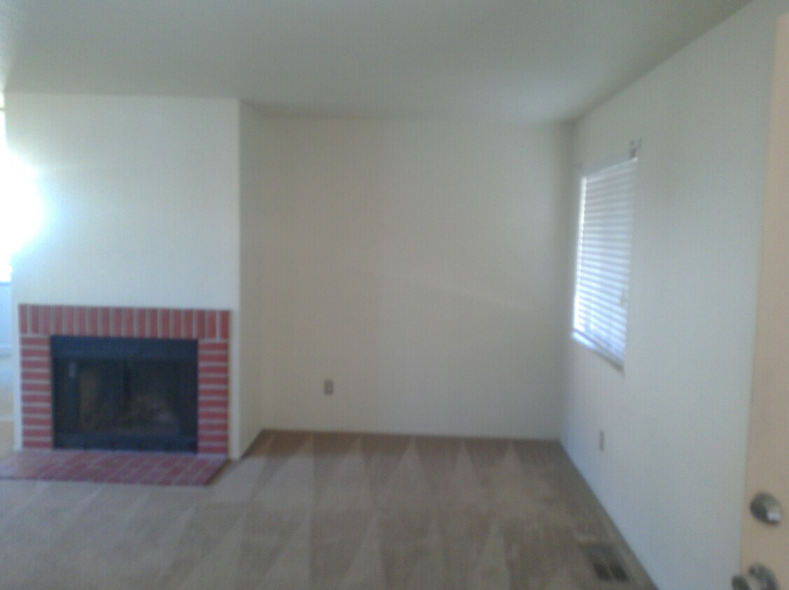 Foto del edificio - 2261 Renwick Ln
