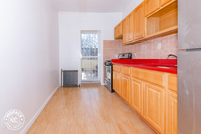 Foto del edificio - 570 St Marks Ave