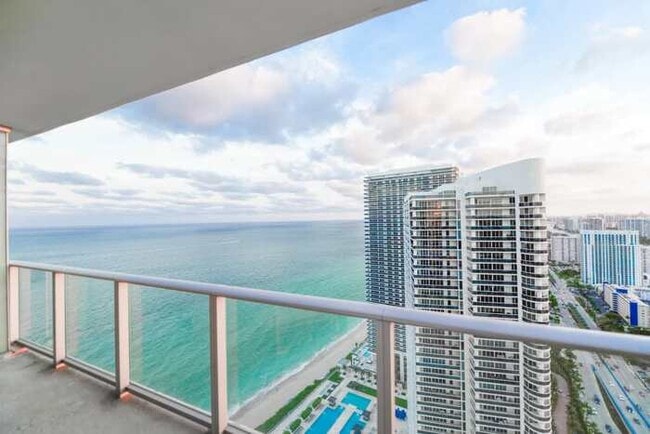 Foto del edificio - Luxurious 1BR Ocean View Hyde Resort & Res...