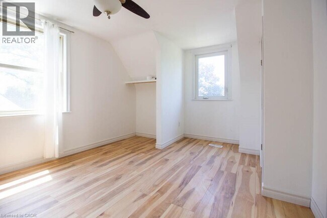 Building Photo - 30 Eastvale Pl