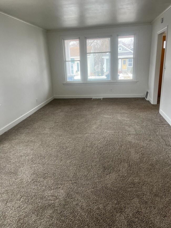 Building Photo - 488 W Muskegon Ave