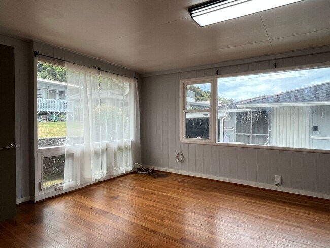 Foto del edificio - 3/1 with 2 car carport in Pauoa Valley