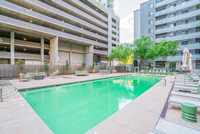 Foto del edificio - 888 N 4th St