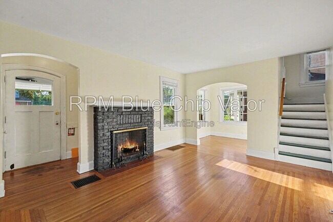 Foto del edificio - 6735 Plainfield Rd