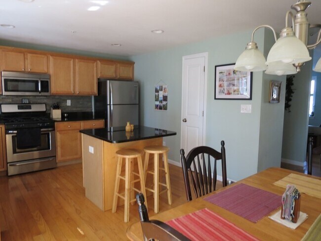 Building Photo - 12 Partridge Ln