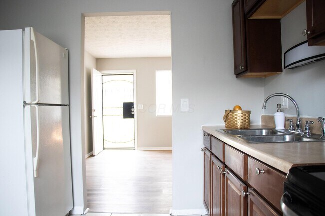 Building Photo - 2885 Atwood Terrace