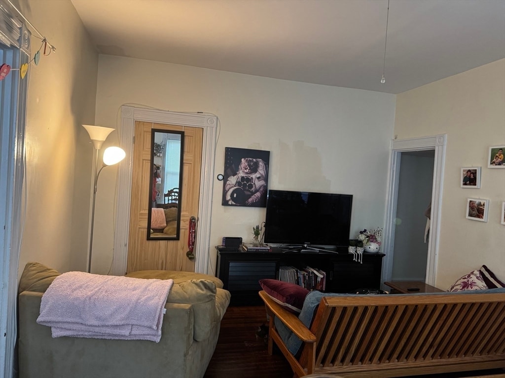 Primary Photo - 21 Stearns St