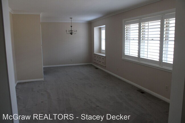 Building Photo - 3 br, 2 bath House - 3704 E. 56th St.