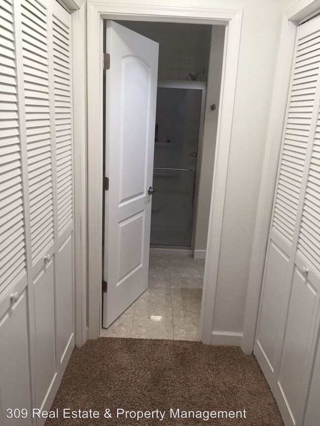 Foto del edificio - 7110 N Rockvale Dr