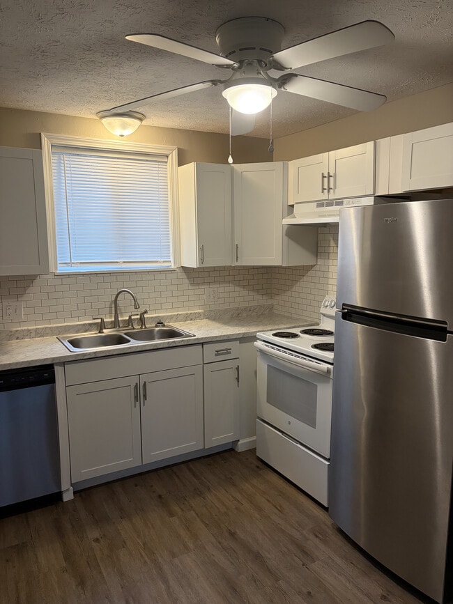 Building Photo - 1516 Avery St