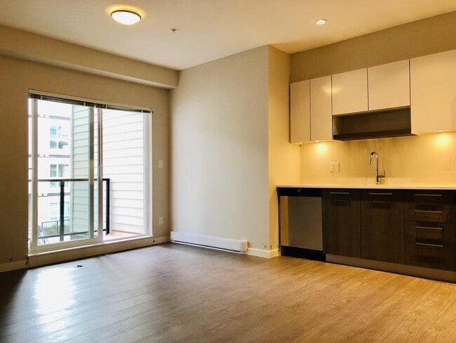 Building Photo - 13768-13108 310