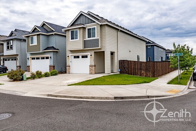 Building Photo - Modern Living in Ridgefield – 3BR/2.5BA Co...