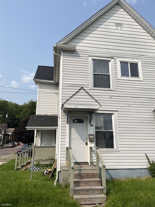 Primary Photo - 1 br, 1 bath Duplex - 114 West Madison Ave...