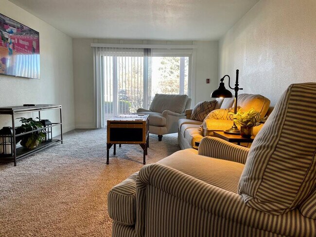 Foto del edificio - 1001 Cedar St