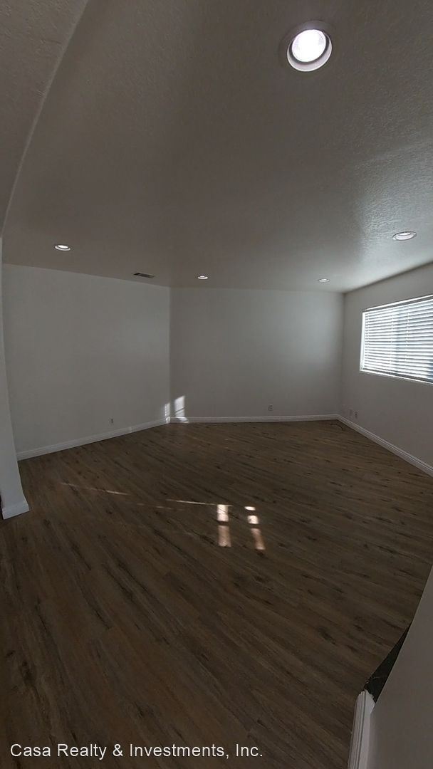 Building Photo - 2 br, 3 bath House - 7050 S La Cienega Blv...