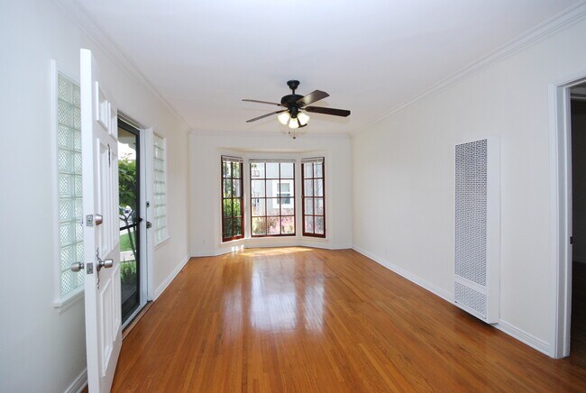 Building Photo - 857 N Citrus Ave