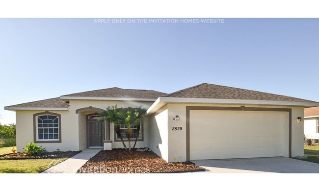 Building Photo - 2529 Pan American Blvd