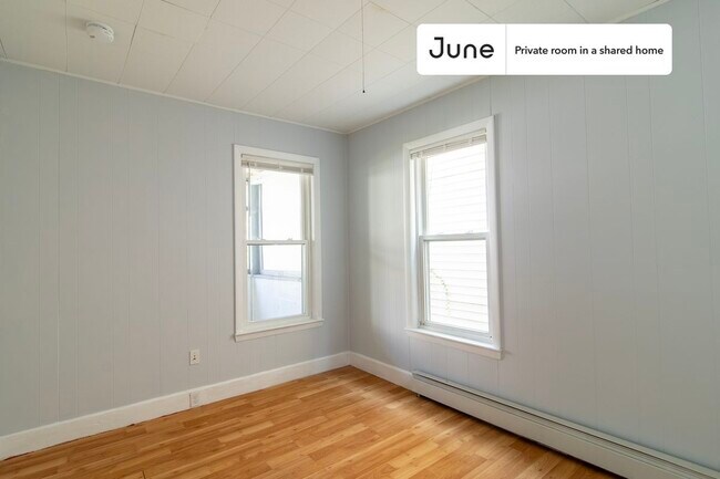 Foto del edificio - Room in Shared 3 bed/1 bath home