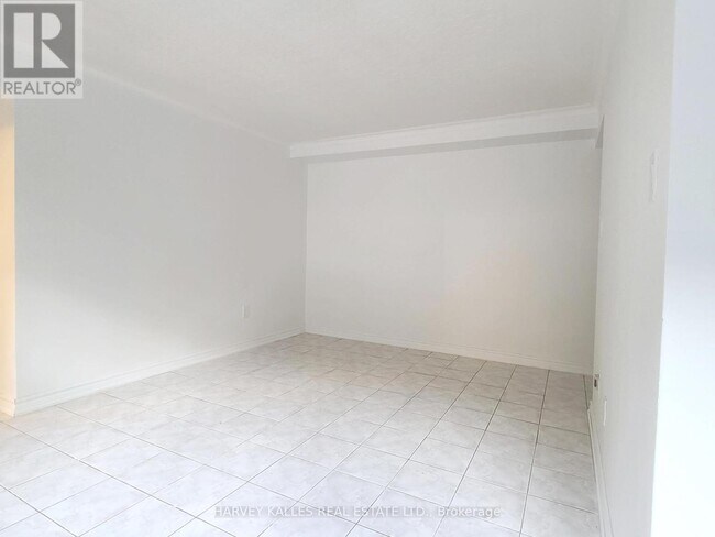 Building Photo - 4-4 Greenbrook Dr