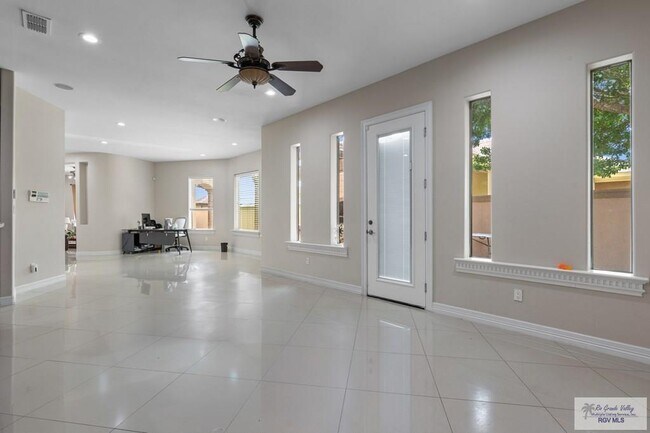 Foto del edificio - 6012 Wendy Lue Ct
