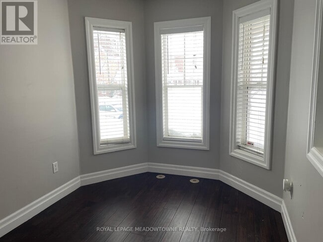 Photo du bâtiment - 796 Hepburn Rd