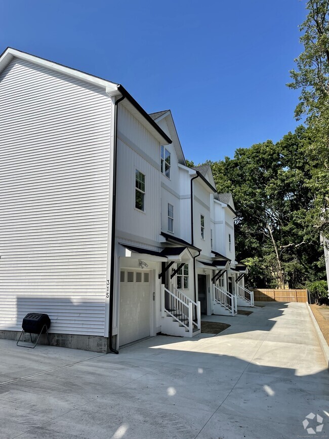 Building Photo - 315 Humphrey St