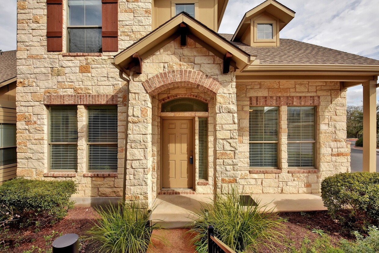 Primary Photo - Beautiful home in the highly desirable nei...
