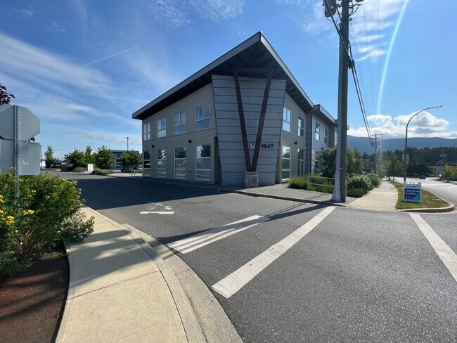 Photo du bâtiment - 1847 Dufferin Crescent