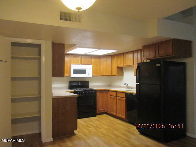 Building Photo - 7572 Le Conte Dr