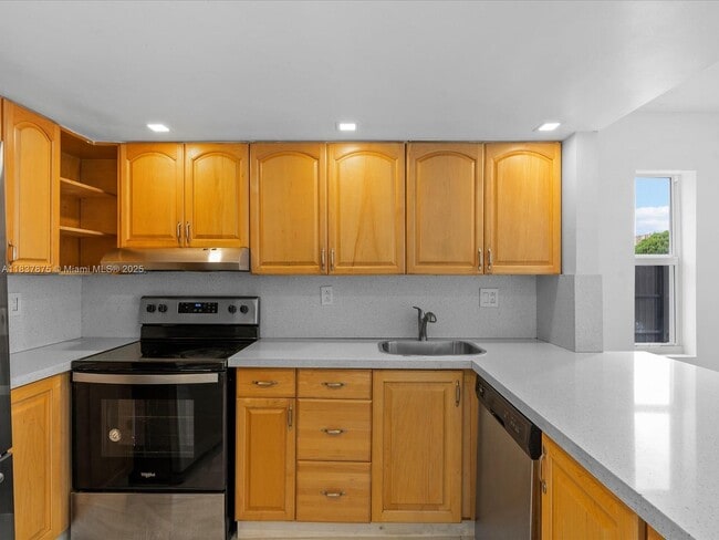 Building Photo - 1790 W 58th St