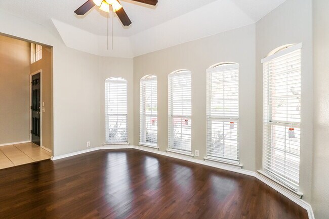 Foto del edificio - 508 Glenwood Dr