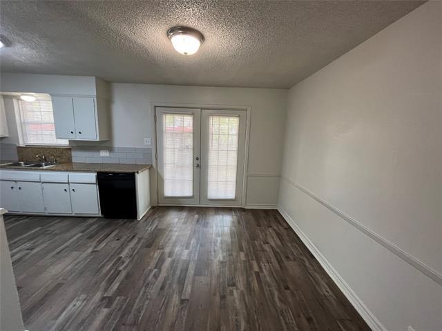 Foto del edificio - 9840 San Lea Dr