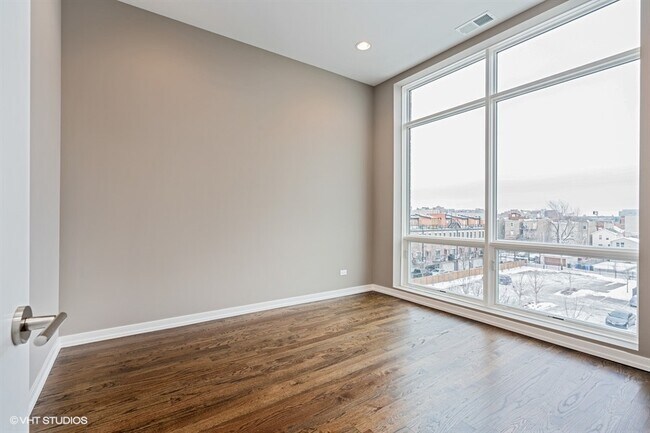 Building Photo - 5 N Oakley Blvd