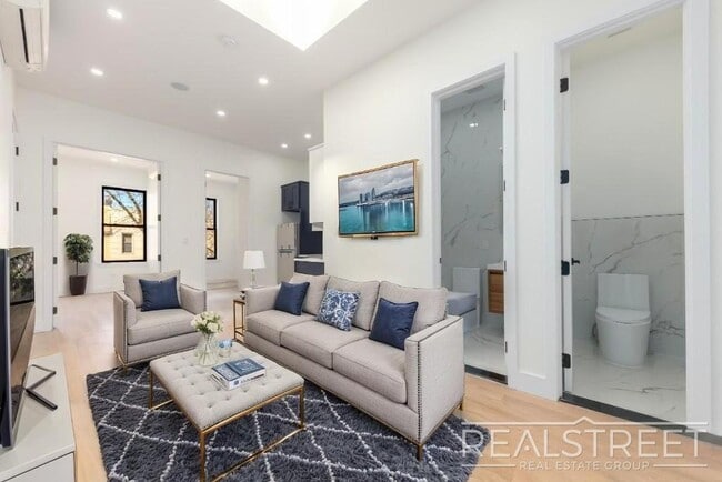 Building Photo - Brand New 3 Bed, 2 Bath with In-Unit Laund...