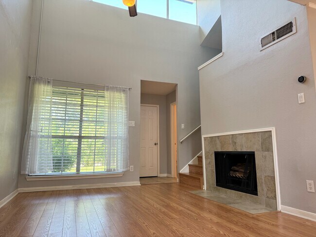 Building Photo - 2323 Fairwind Rd