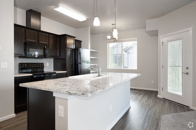 1HAB, 1BA - 850 ft² - Crimson Point Apartments