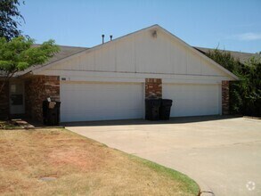 Building Photo - 6004-6006 Bonnie Dr