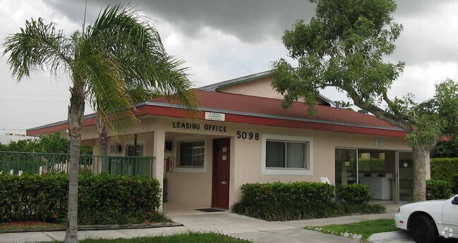 Lakeside At Tamarac Apartments Tamarac, FL