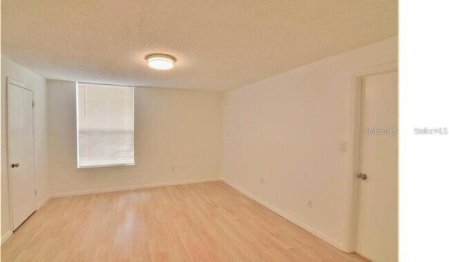 Foto del edificio - 524 Orange Dr