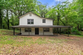 Building Photo - 5901 Ridge Dr SE